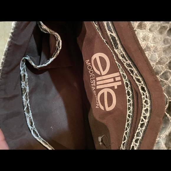 Elite Models Fashion Silver Crocodile Embossed Clutch - Picture 10 of 10